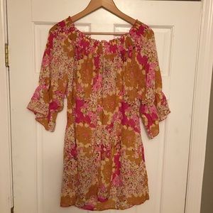 Woman’s blouses 5 XL bundled of blouses